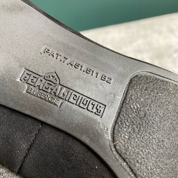 Size 7.5 Fergulicious Black pumps, faux suede - Picture 2 of 8